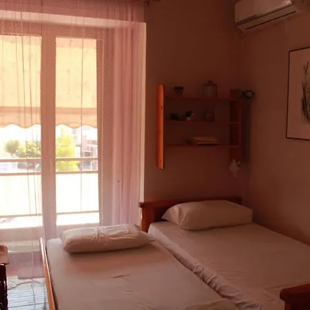 A Convenient In The Center Of The City